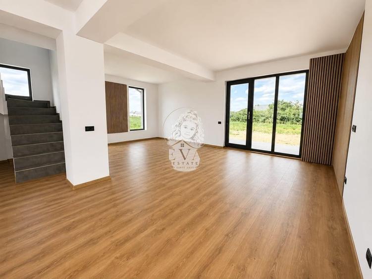Casă cu 3 camere cu Teren 450 Mp în Berceni
