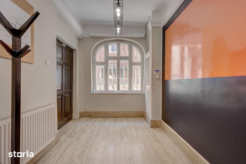 Apartament cu 5 camere decomandat în Aviatorilor