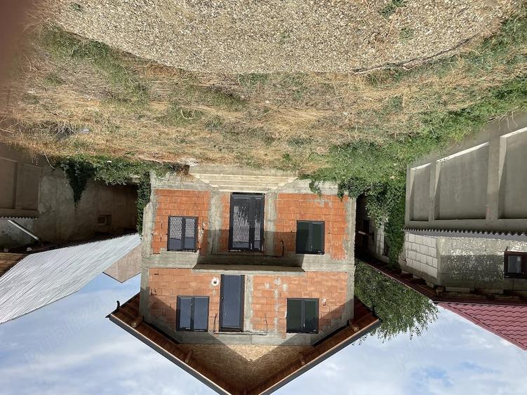 Casă cu 3 camere cu Teren 300 Mp în Central
