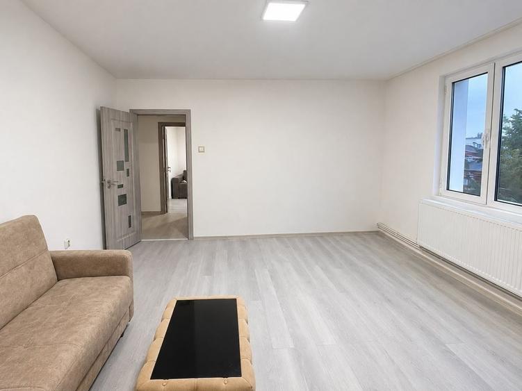 Apartament cu 2 camere decomandat, mobilat în Nerva Traian