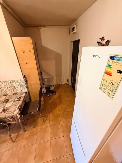 Apartament cu 3 camere decomandat în Dâmbovița
