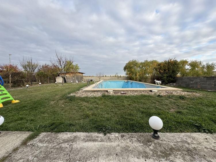 Casă individuală cu 4 camere cu Piscina în Becicherecu Mic