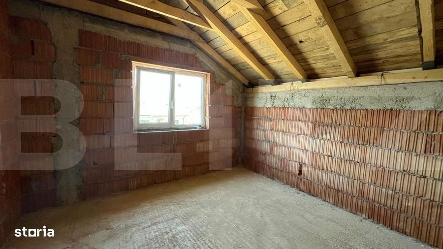 Casă cu 4 camere cu Teren 270 Mp în Urseni