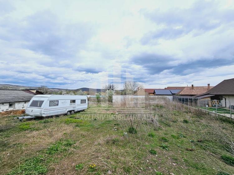 Teren Construcții intravilan de 1272 mp, în Micești
