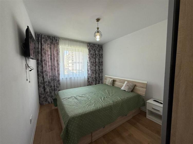 Apartament cu 2 camere decomandat, mobilat în Tractorul
