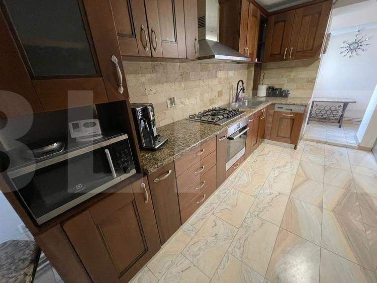 Apartament cu 4 camere decomandat, mobilat în Girocului