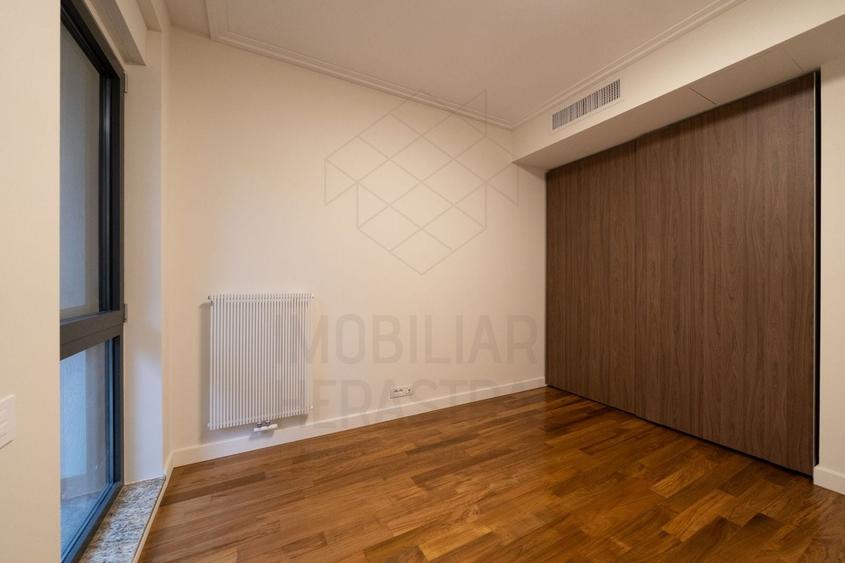 Apartament cu 4 camere decomandat, mobilat în Dorobanți