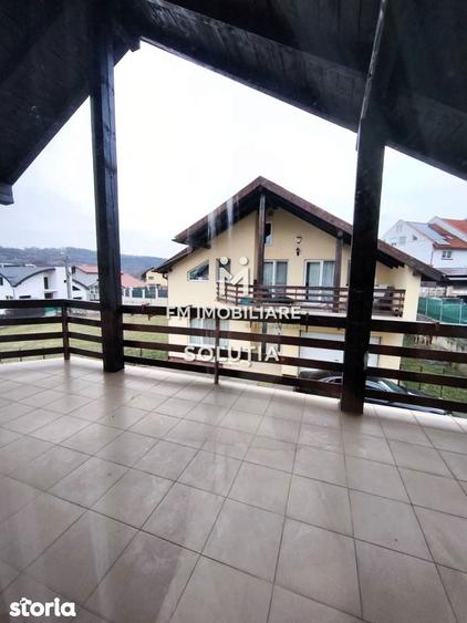 Casă cu 5 camere cu Teren 800 Mp în Valea Borcutului