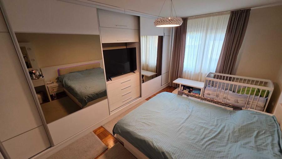 Apartament cu 3 camere decomandat în Mărăști