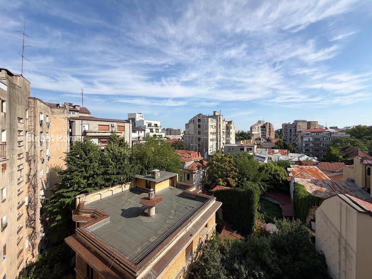 Apartament cu 2 camere semidecomandat, mobilat în Ultracentral