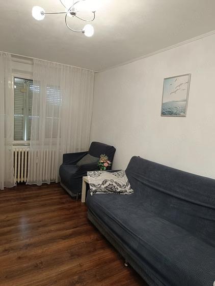 Apartament cu 3 camere decomandat în Vitan