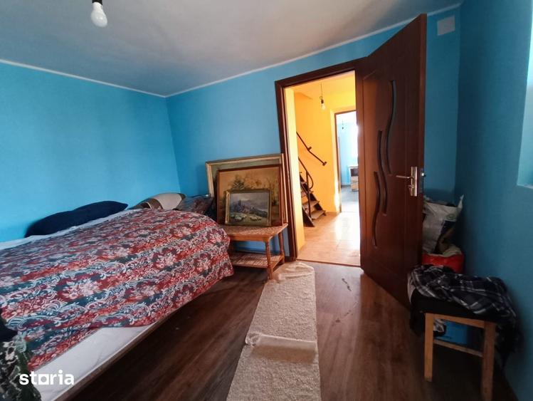 Casă cu 3 camere semidecomandat cu Teren 1500 Mp în Românești
