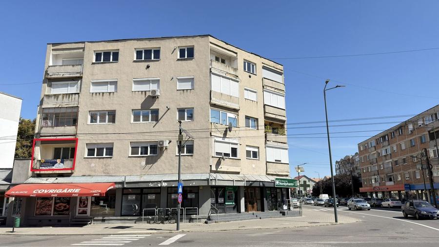 Apartament cu 3 camere semidecomandat, mobilat în Ultracentral