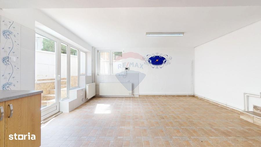 De vanzare proprietate mare S+P+1+M, comision 0% - 15
