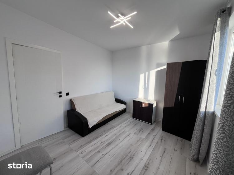 Apartament cu 3 camere decomandat în Florești