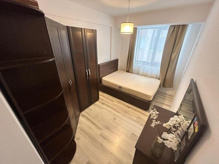 Apartament cu 3 camere decomandat în Cățelu