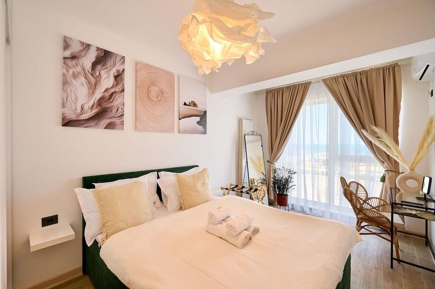 Apartament cu 3 camere decomandat în Mamaia-Sat