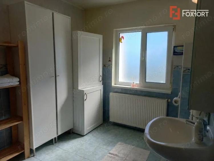 Casă cu 8 camere cu Teren 225 Mp în Ghiroda