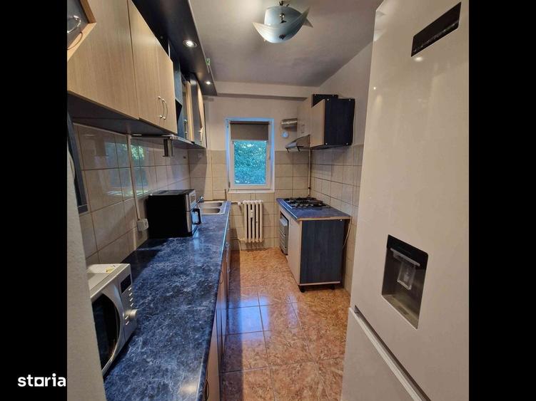 Apartament cu 3 camere decomandat în Exterior Vest