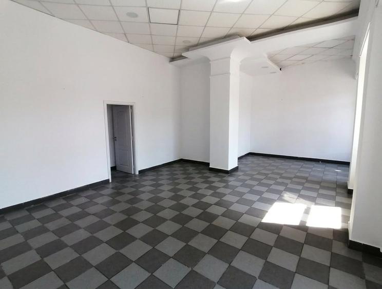 Spațiu comercial, de 90 mp, în Central