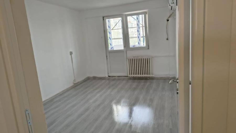 Apartament cu 2 camere decomandat în Teiul Doamnei