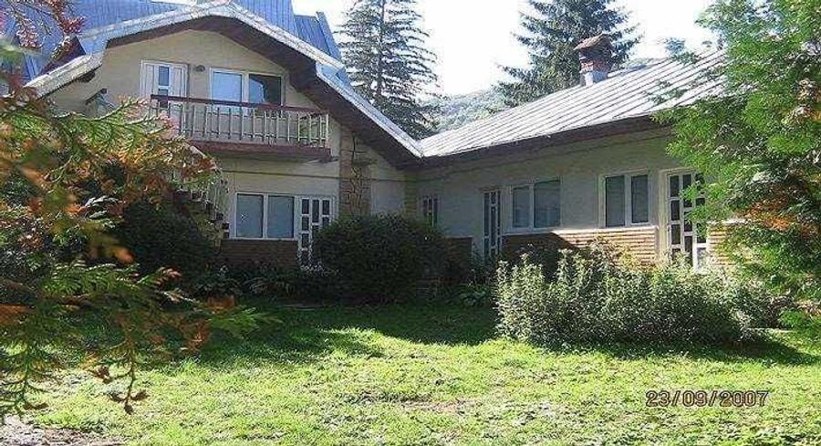 Casă cu 4 camere în Exterior Vest