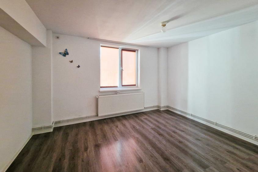 Apartament cu 3 camere decomandat în Dorobanți