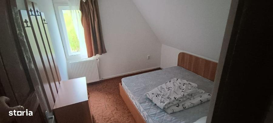 Casă cu 4 camere în Colibița