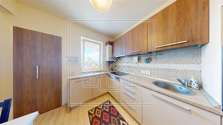 Apartament cu 2 camere decomandat în Turnișor
