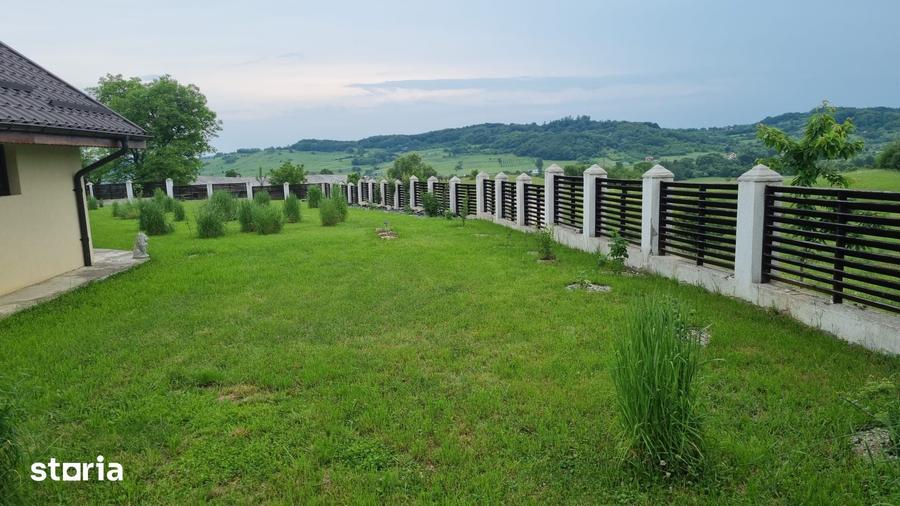 Casă cu 3 camere cu Teren 3000 Mp în Slătioara