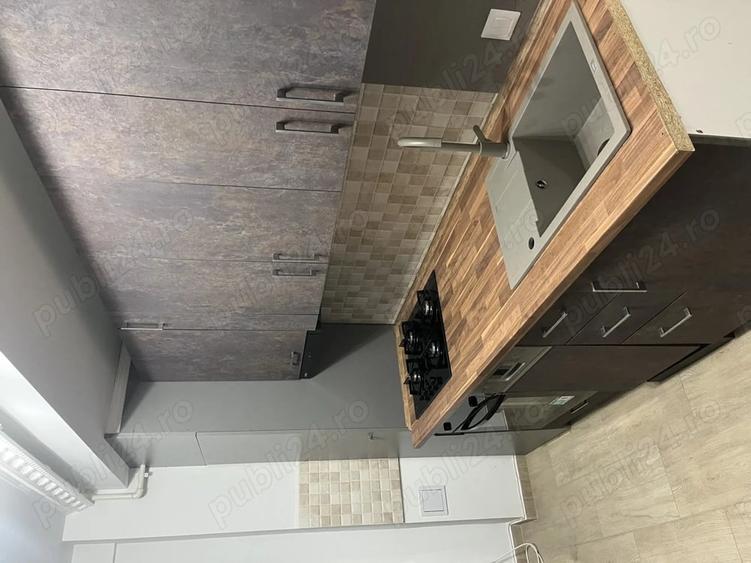Apartament cu 3 camere decomandat în Republicii