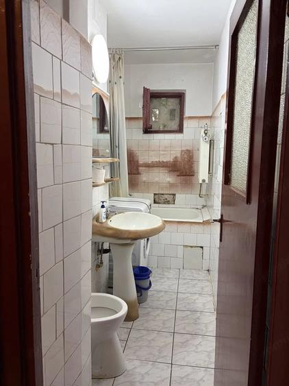 Apartament semidecomandat de inchiriat cu garaj - 1