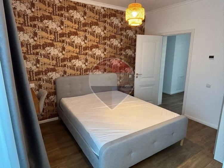 Duplex cu 5 camere cu Teren 250 Mp în Florești