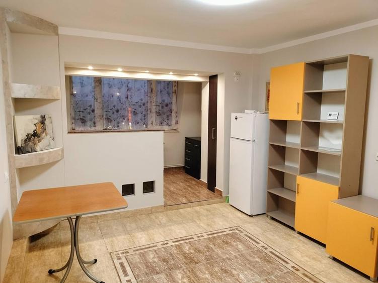 Apartament cu 2 camere decomandat, mobilat în Zorilor