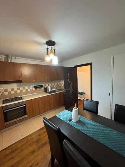 Apartament cu 3 camere semidecomandat, mobilat în Iosefin
