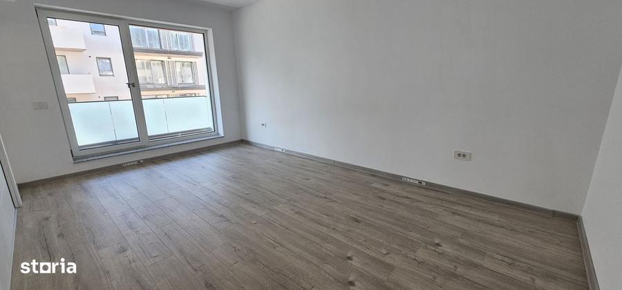 Garsoniera de vanzare noua cu balcon mare Tractorul, Brasov - 2