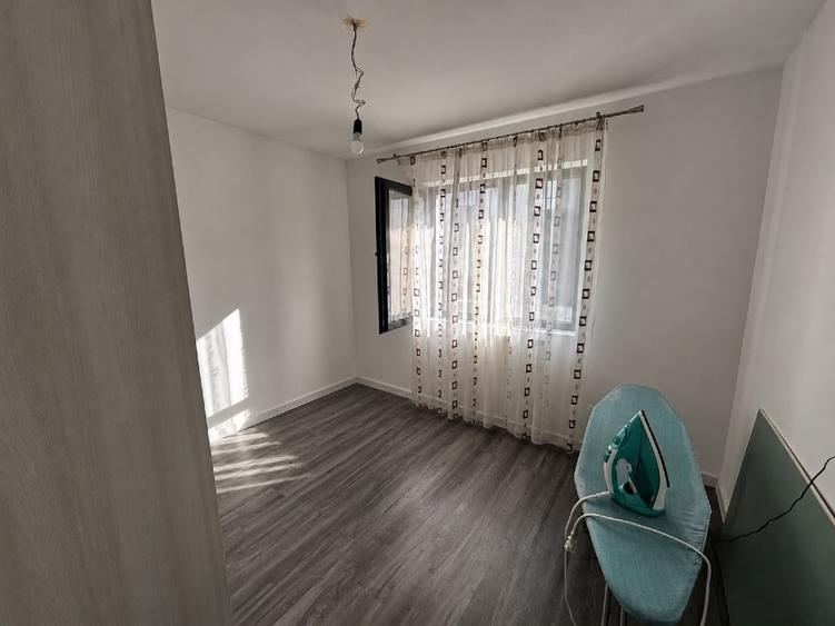 Duplex cu 3 camere cu Canalizare în Central