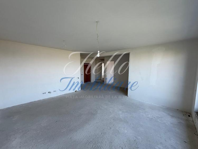 Penthouse cu 3 camere decomandat în Zorilor