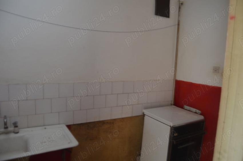 Garsonieră decomandată în Eroilor