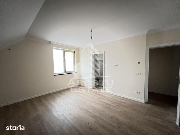 Casă cu 5 camere cu Teren 300 Mp în Giarmata