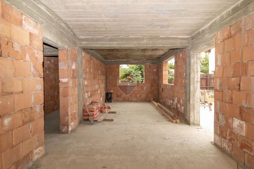 Casă individuală cu 5 camere cu Teren 1000 Mp în Balotești