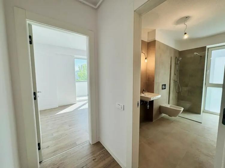 Apartament cu 3 camere semidecomandat în Theodor Pallady