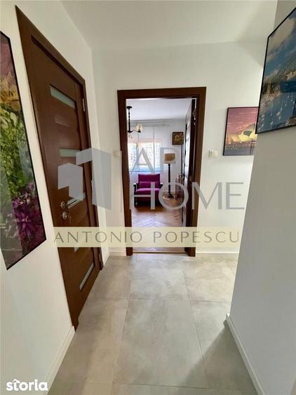 Apartament cu 3 camere decomandat, mobilat în Central