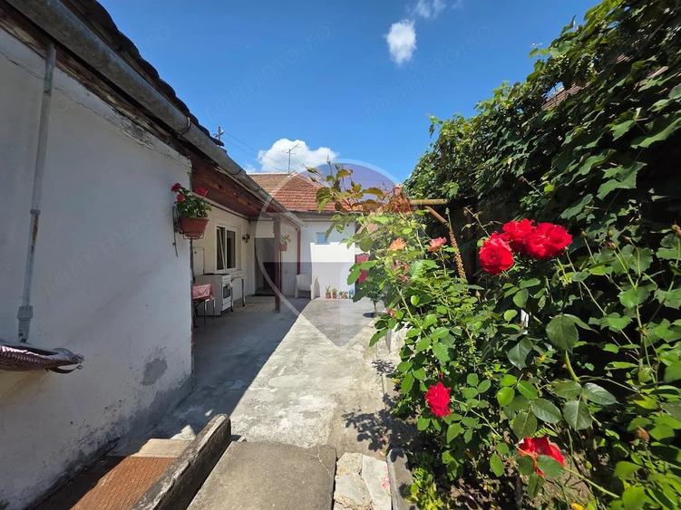 Casa cu priveli?te frumoasa ?i curte proprie-strada Anton Pann Medias - 5