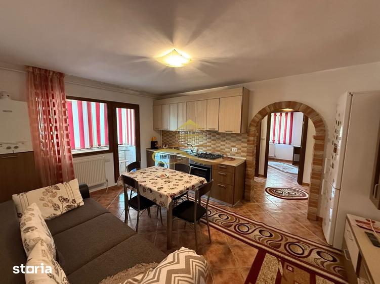 Apartament cu 3 camere decomandat în Republicii