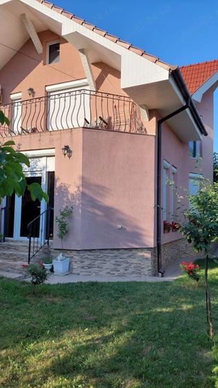 Casă cu 4 camere cu Teren 612 Mp în Podgoria