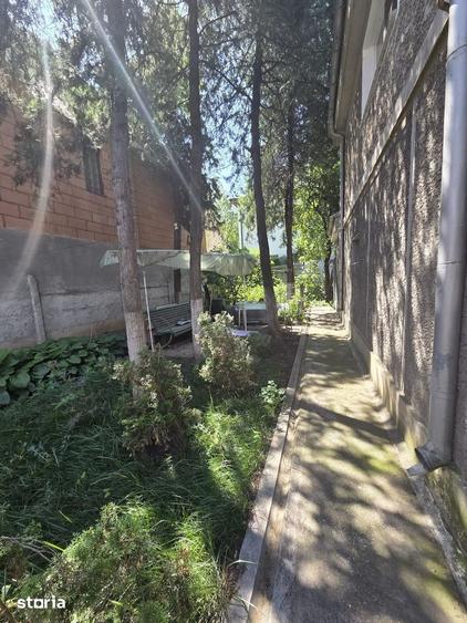 Casă cu 5 camere cu Teren 364 Mp în Central
