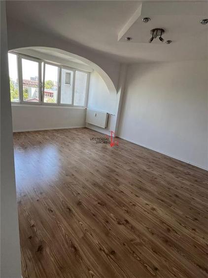 Apartament cu 2 camere semidecomandat în Titan