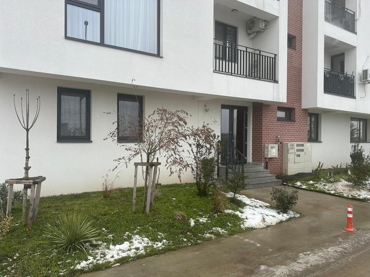 Apartament cu 2 camere decomandat în Tunari
