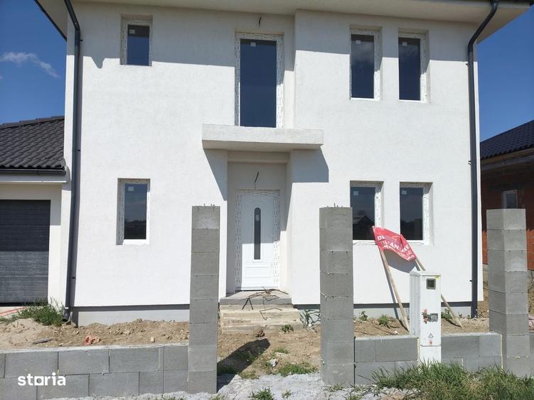 Casă cu 4 camere în Exterior Vest
